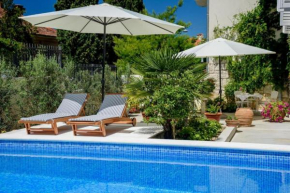 PALACE SCHÖN MILESI - esense of prestige - private pool - free parking - old money style luxury rooms - walking distance to the old town, the beach and all amenities - BURALUX properties